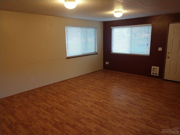 4th image of 901 SE Algonquian Ct
