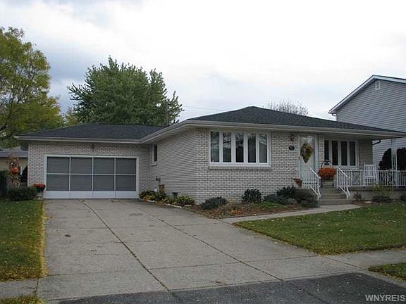 2nd image of 71 Lucerne Ct
