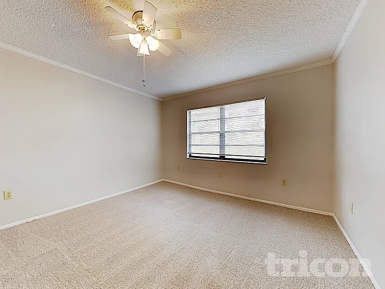 10457 Laval St — Photo 11