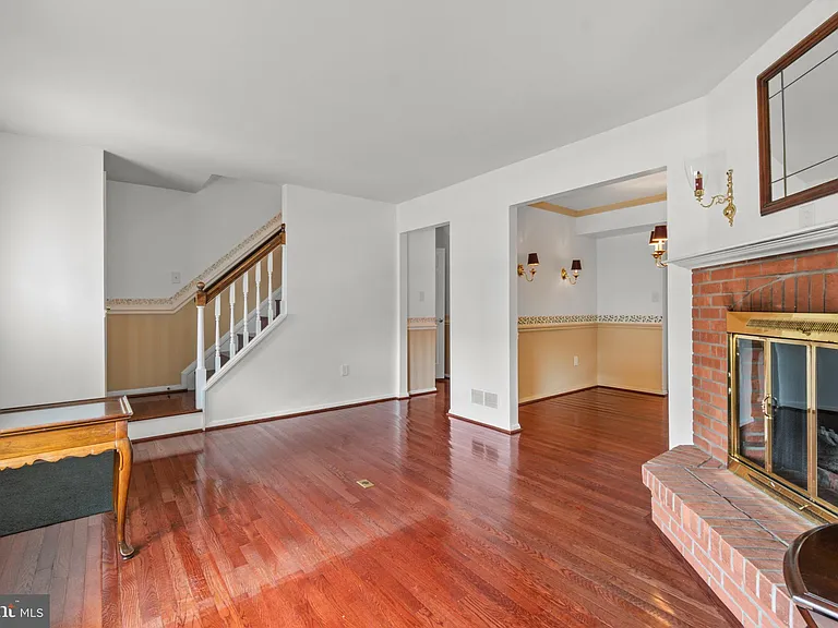 330 Harlan Sq #A-6 — Photo 5