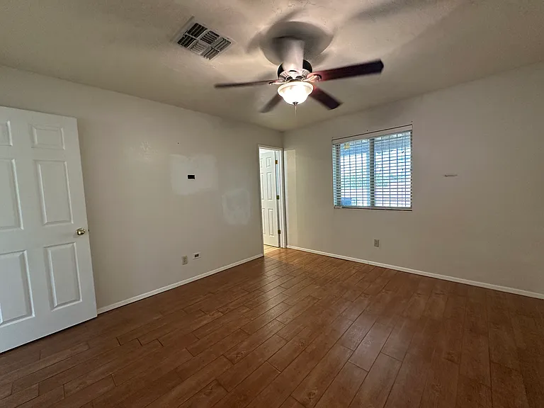 3209 S Capri Cir — Photo 36