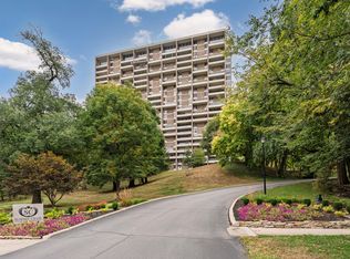 1000 Urlin Ave APT 1607, Grandview, OH
