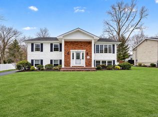 31 Marshmallow Drive, Commack, NY 11725