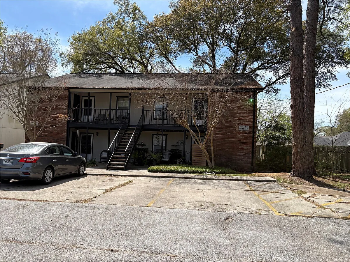 Building Photo - 312 S Poplar St #4