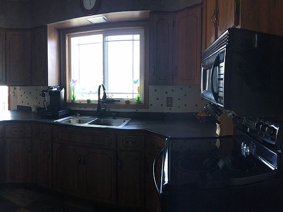 Kitchen entrance from garage