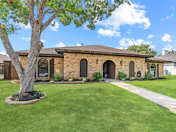 1946 Chesham Dr, Carrollton, TX 75007