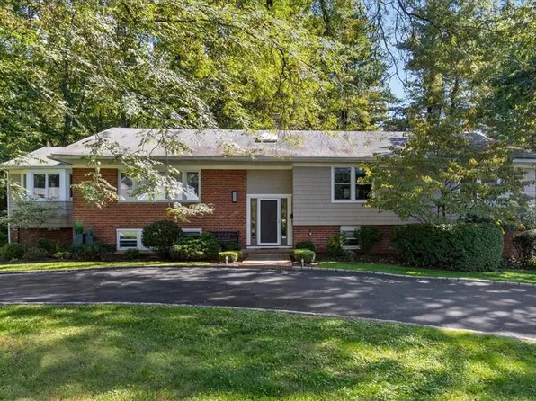 11 Douglas Circle, Rye, NY 10580