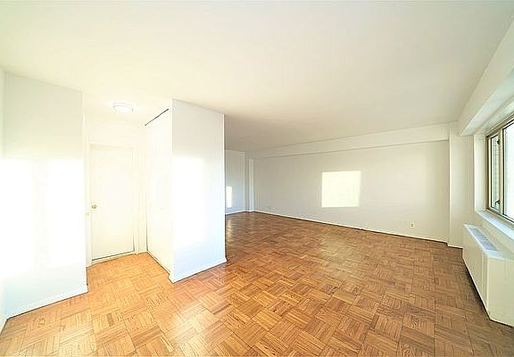3rd image of 160 E 84th St APT 19-F
