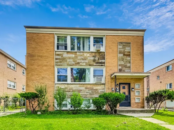 8017 W Churchill Ave, Niles, IL 60714