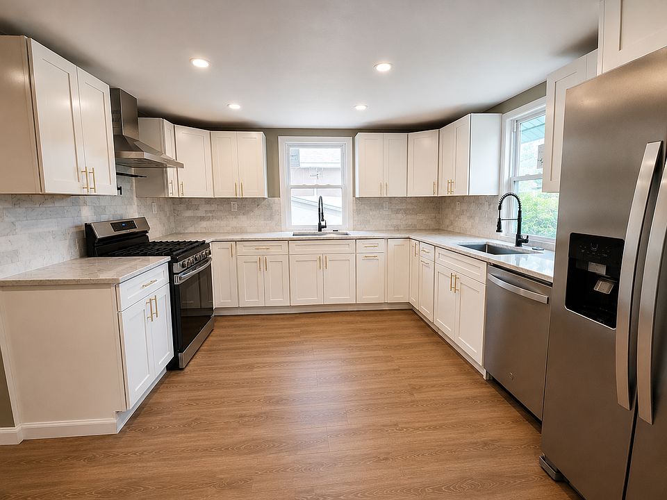 1st image of 453 Warren Ave #2