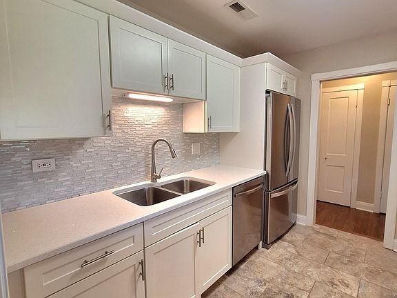 3rd image of 7324 Heritage Ct APT 2F