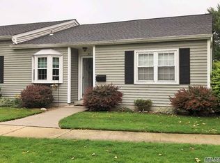 97 Harbor S, Amityville, NY 11701