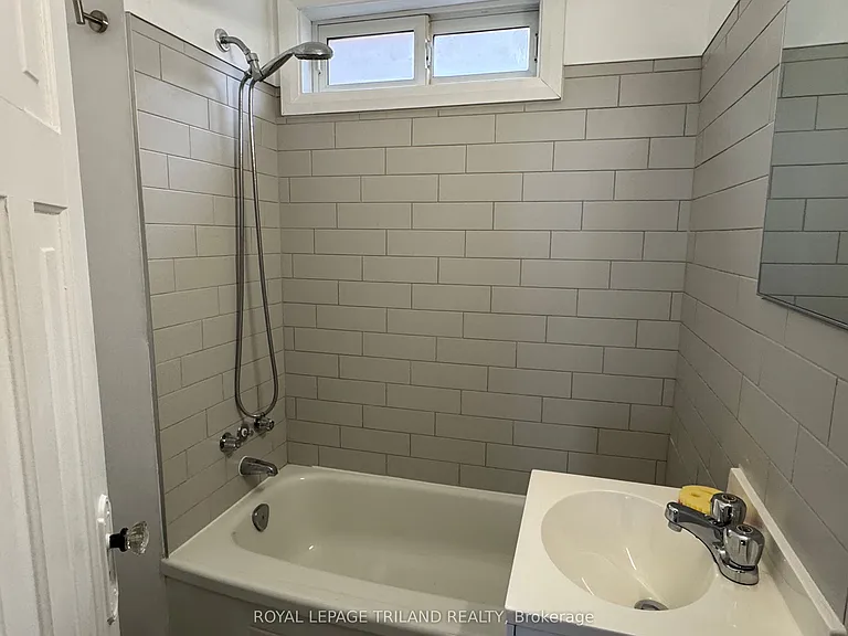 140 Arundell St #MAIN — Photo 17