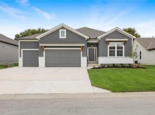 17171 S Heatherwood St, Olathe, KS 66062
