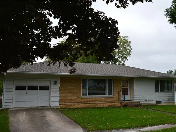 401 Ely St, Walker, IA 52352