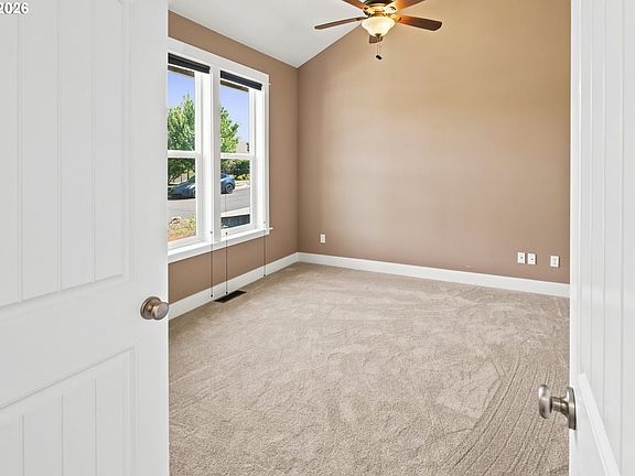 5th image of 940 Makena Ln