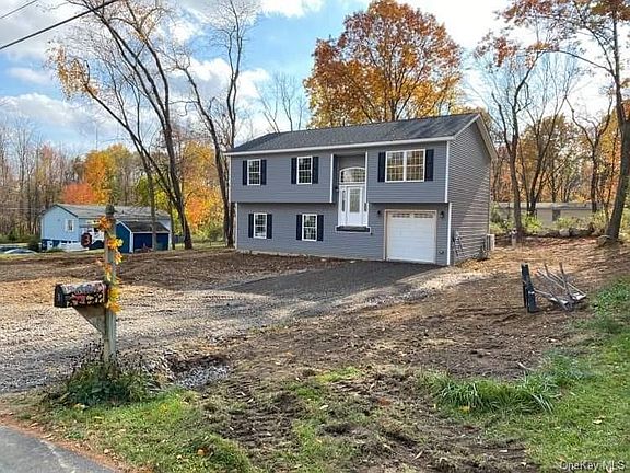 2nd image of 4 Amato Ln