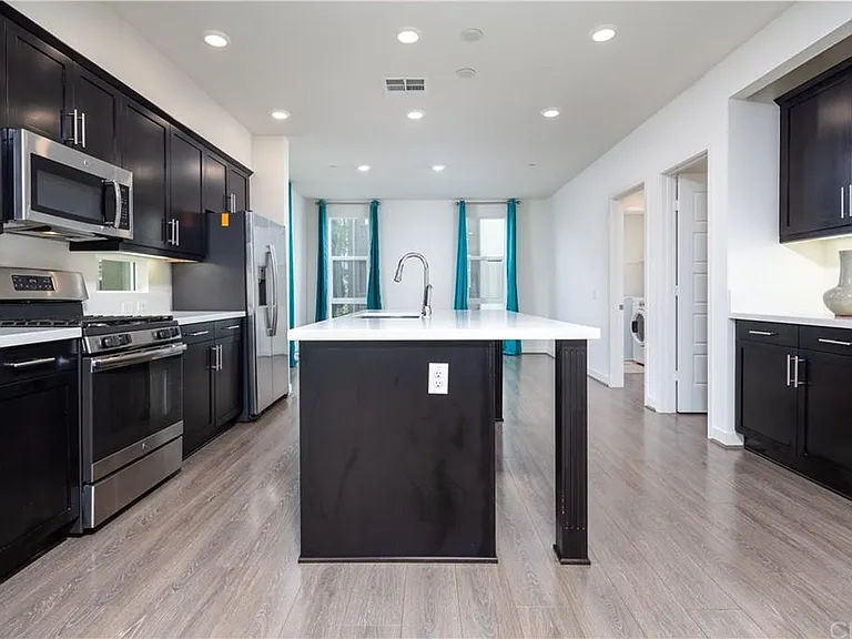 479 Marc Pl — Photo 6