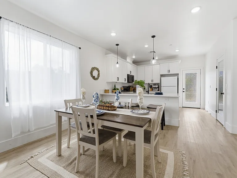 23841 Parke Ct — Photo 2