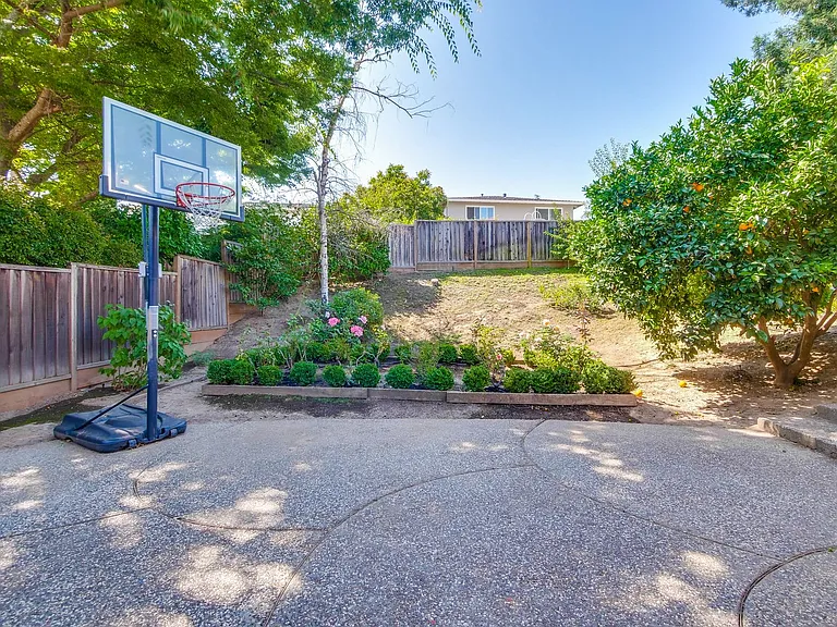 21940 Rucker Dr — Photo 26