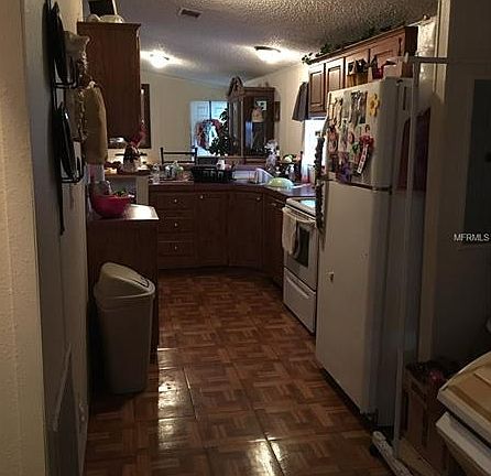 3rd image of 916 Falcon Crest Dr