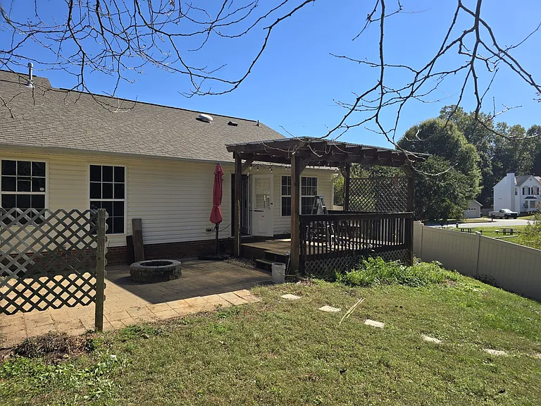 604 Summerwalk Rd — Photo 4