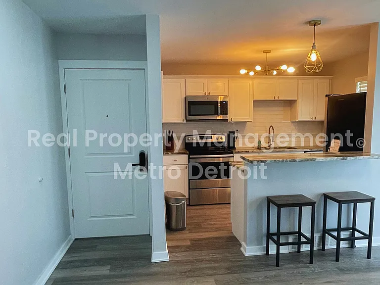 22148 Dante St #211 — Photo 4