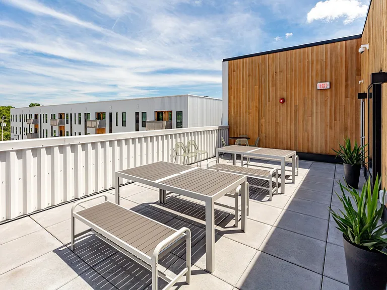 Rowat Lofts Apartments — Photo 46