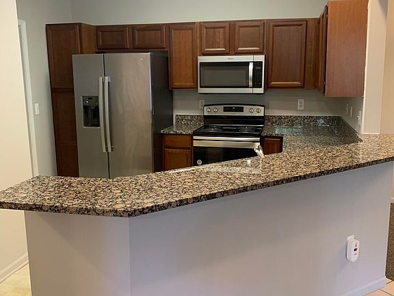 3rd image of 15439 Cornell Dr