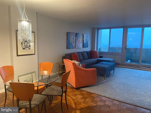 5th image of 604 S Washington Sq APT 2405