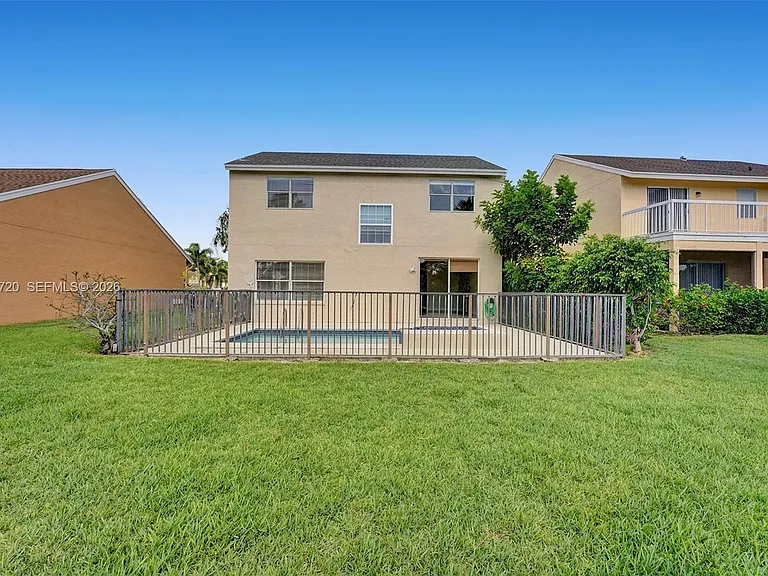1224 Sussex St — Photo 47