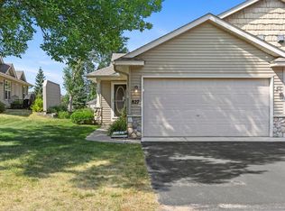 827 Winsome Way, Isanti, MN 55040