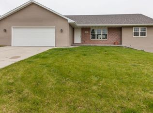 323 Monroe St, Beaver Dam, WI 53916
