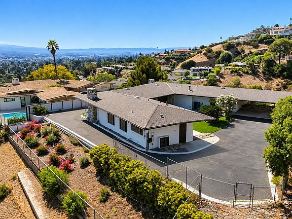 3rd image of 1682 Larco Way