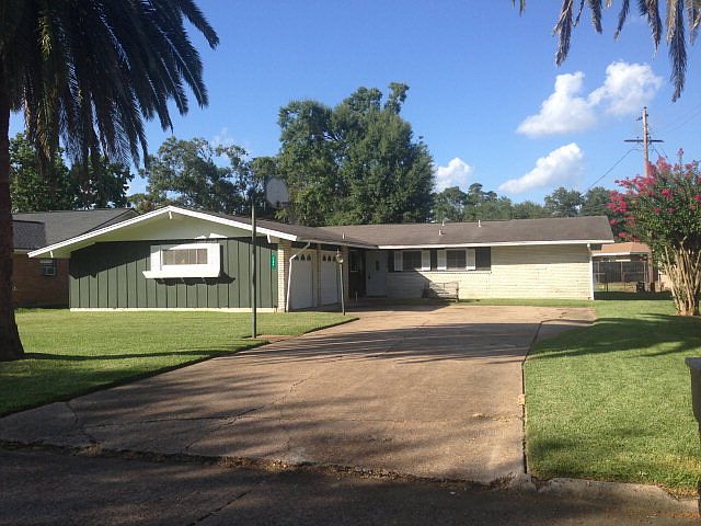 1st image of 704 33rd St
