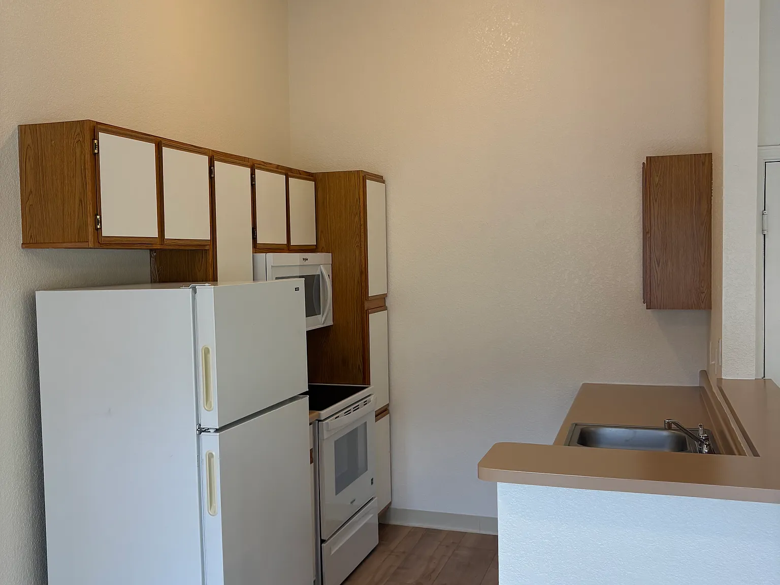 2 bed, 946 sqft, $1,400 — Photo 3