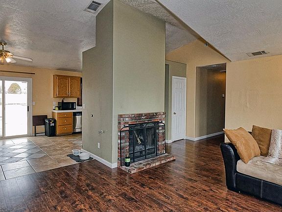 5th image of 7628 Cottonwood Ave