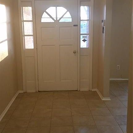 2nd image of 2408 Sam Houston Dr