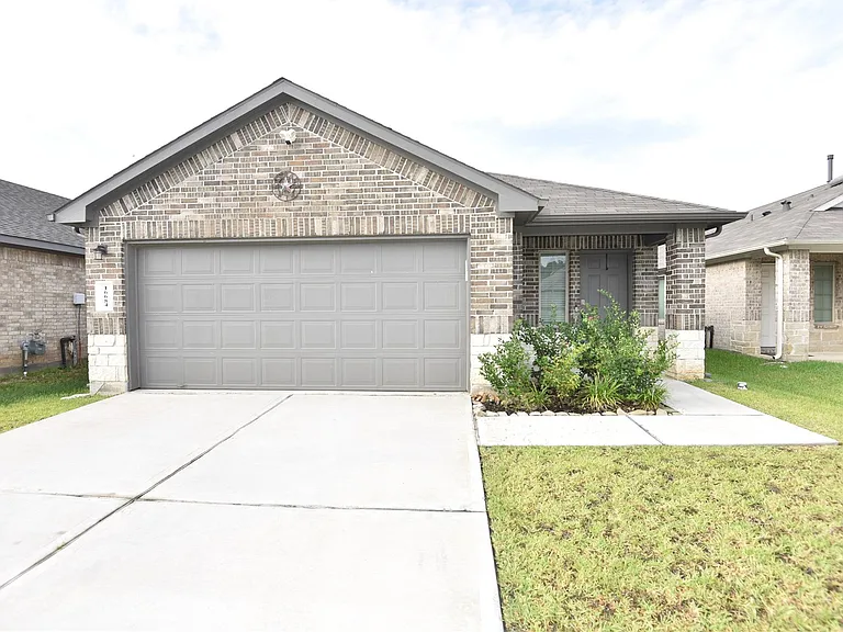 16684 Lonely Pines Dr — Photo 3