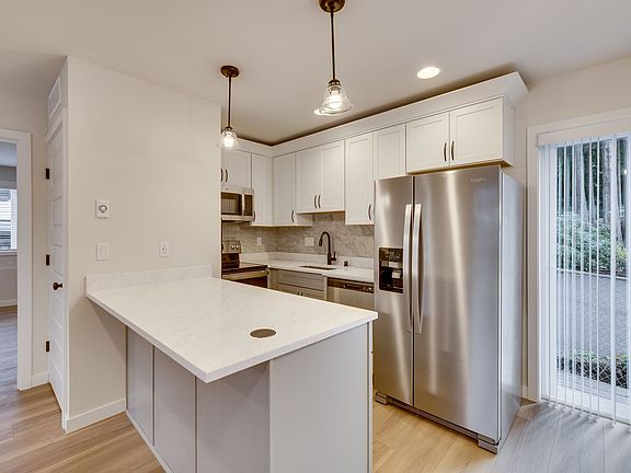 5th image of 15608 E Shore Dr