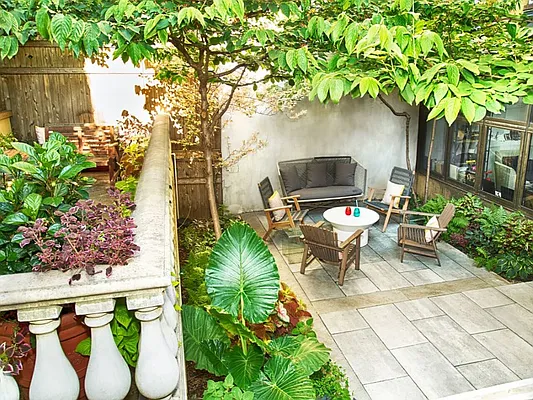 Sold by Sotheby's International Realty | media 13