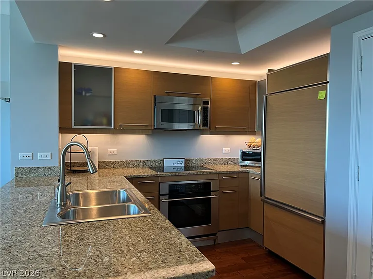 322 Karen Ave #805 — Photo 6