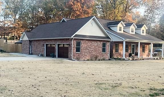 3rd image of 13874 White Oak Dr