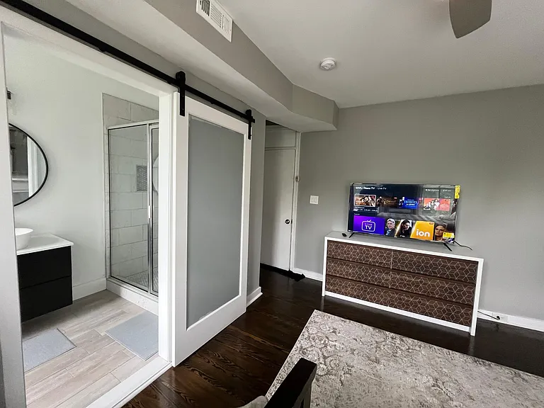 1511 W Lombard St — Photo 10