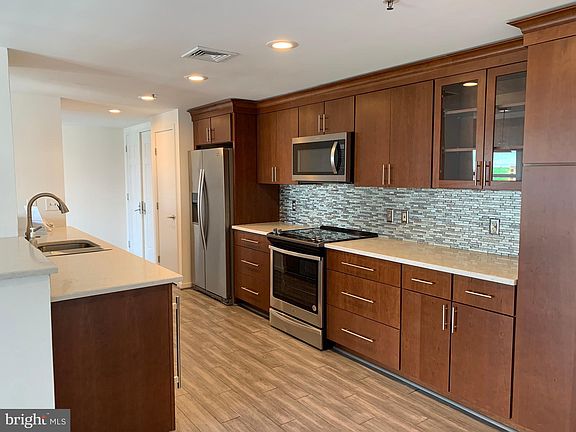 2nd image of 250 President St Unit 509