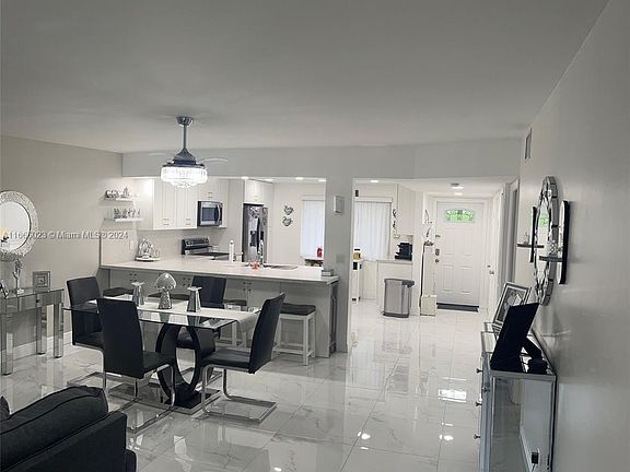 4th image of 111 S Hollybrook Dr APT 105