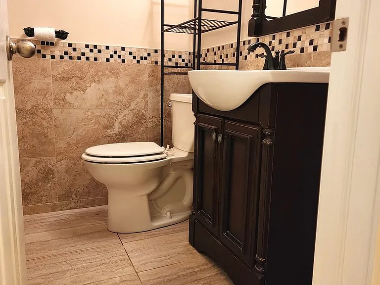 209 N Stevenson Ln — Photo 16