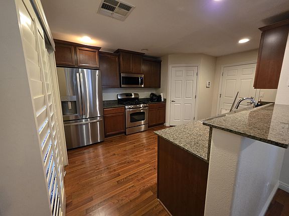 3rd image of 7884 Clearweed Ct