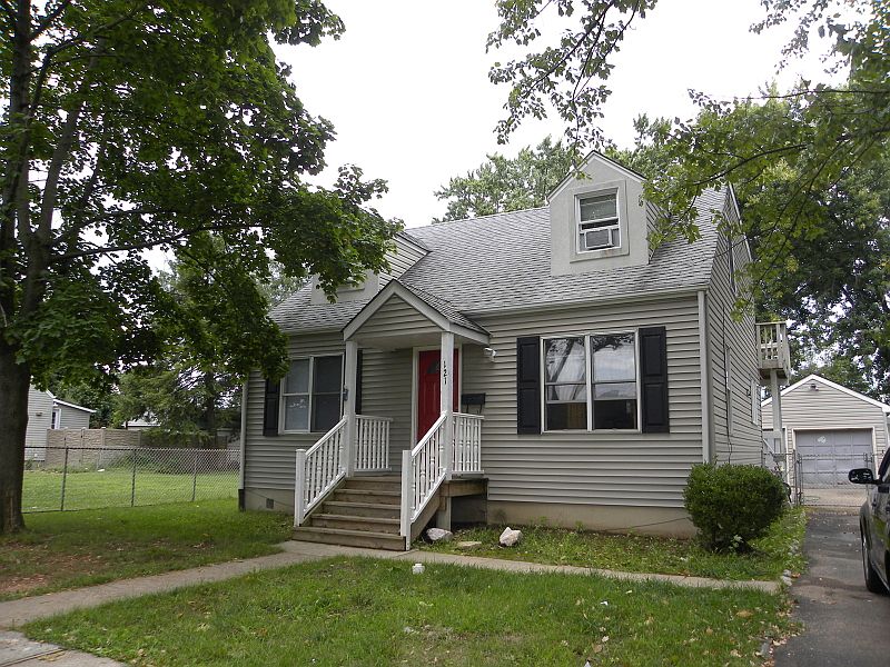 2nd image of 121 Lincoln Ave