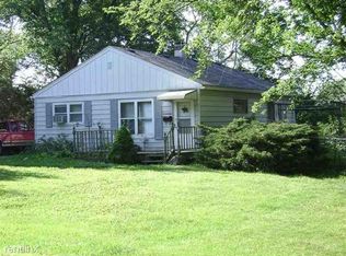 17 Pamela Rd, Lake Zurich, IL 60047